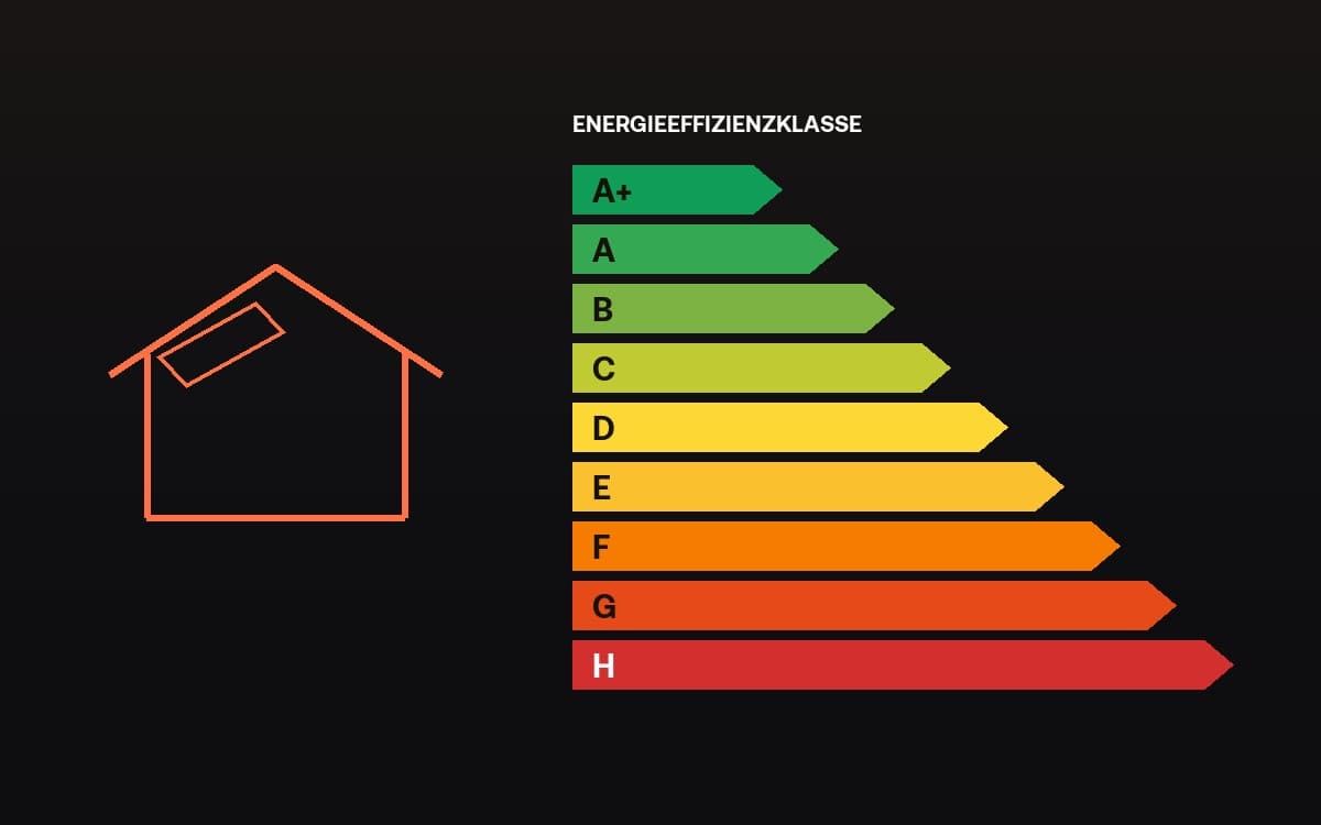 Energieberatung im Gespraech mit Hausbesitzern
